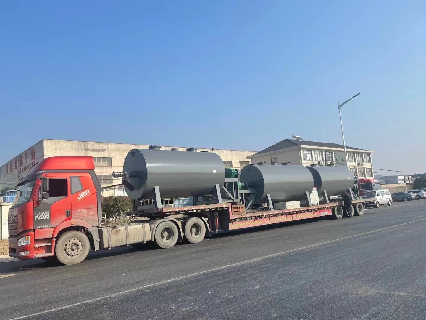 3月9日，3臺(tái)ZPG-5000L型真空耙式干燥機(jī)發(fā)貨！